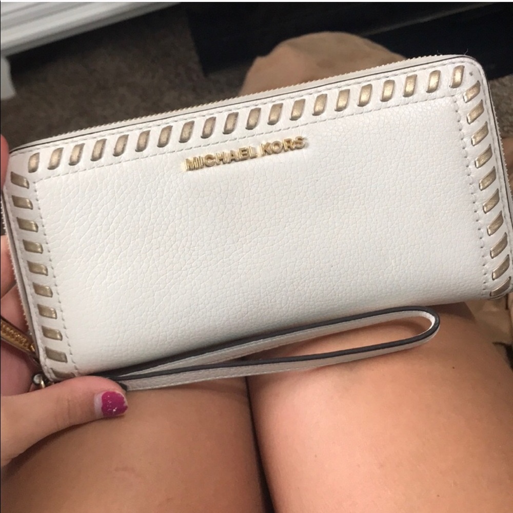 MK clutch